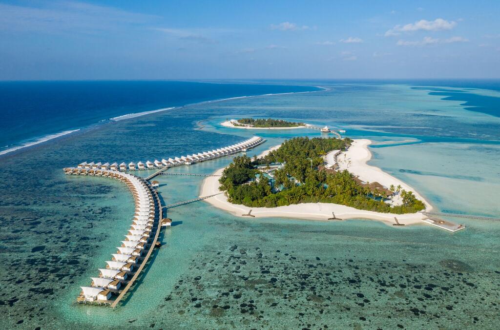 Maldives Cinnamon Hakuraa Huraa resort hotel